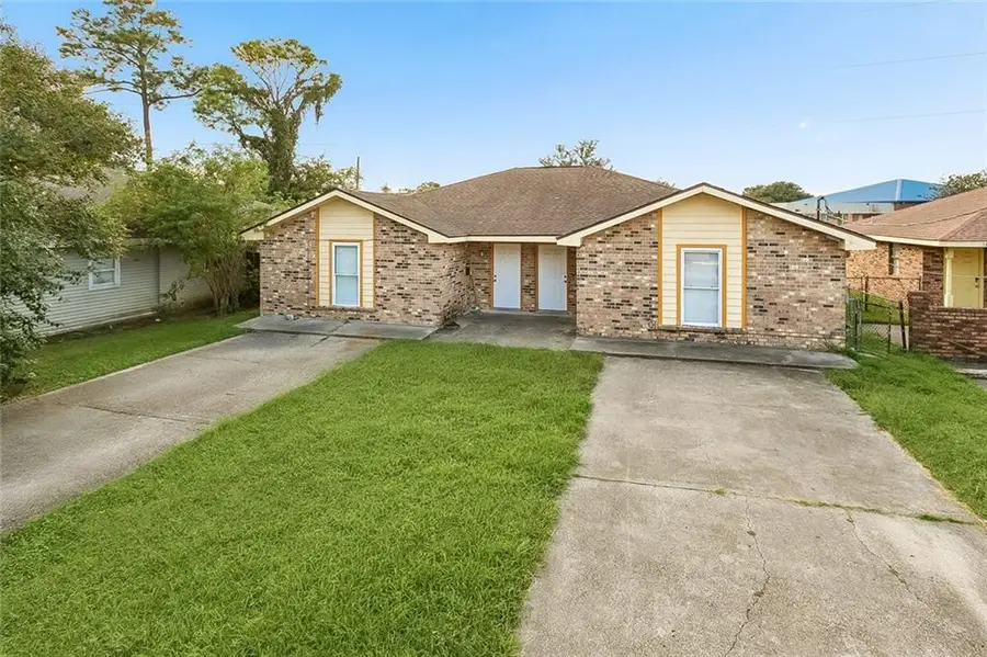2818-20 Pakenham Drive, Chalmette, LA 70043 - #2