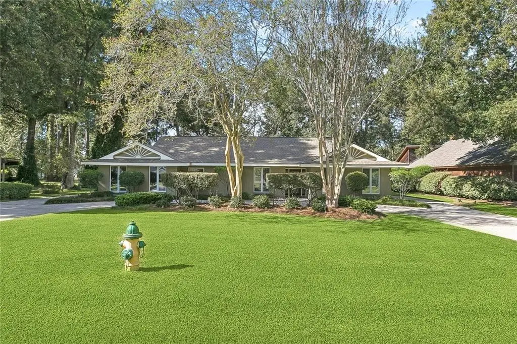 689 N Beau Chene Drive, Mandeville, LA 70471 - #1