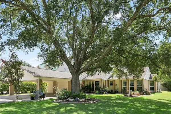 16 St. Jean De Luz Street, Mandeville, LA 70448