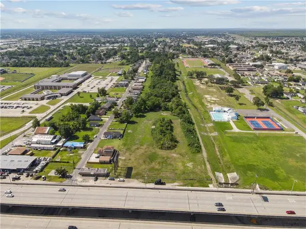 5731 Westbank Expressway, Marrero, LA 70072