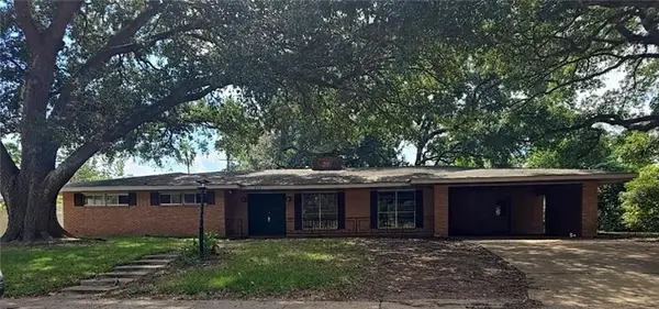 808 Welwyn Way, Alexandria, LA 71303