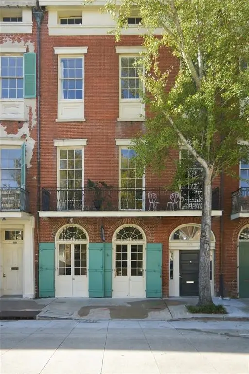 618 20 Julia Street, New Orleans, LA 70130