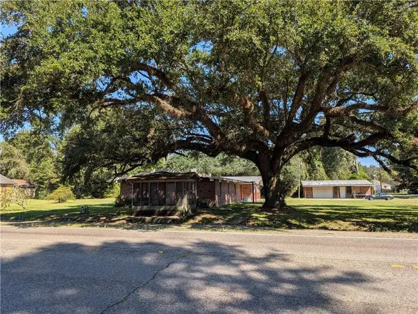 61013 N 15th Street, Lacombe, LA 70445