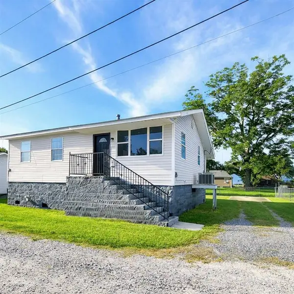106 Treuil Lane, Belle Chasse, LA 70037