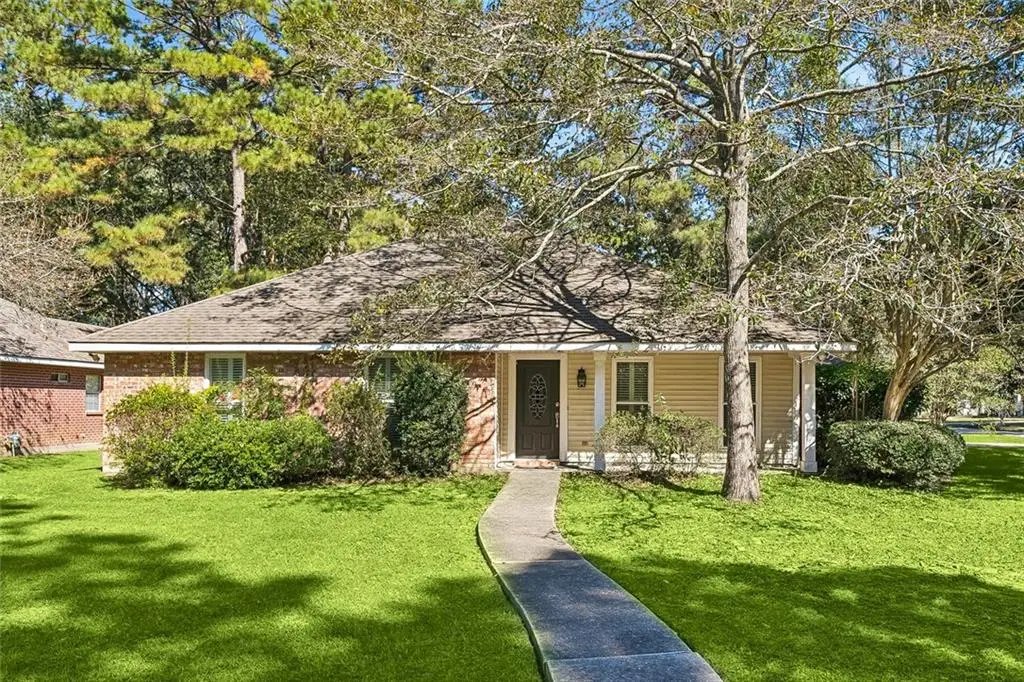 608 Plantation Boulevard, Mandeville, LA 70448 - #1