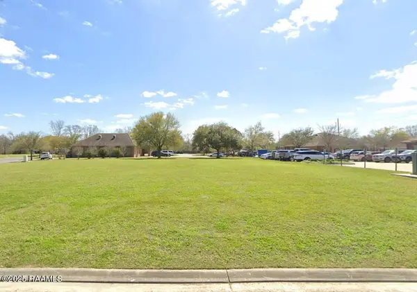 203 Oak Grove Lane, Lafayette, LA 70506