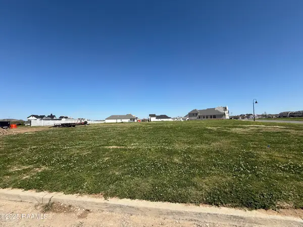 113 Pebble Lane, Youngsville, LA 70592