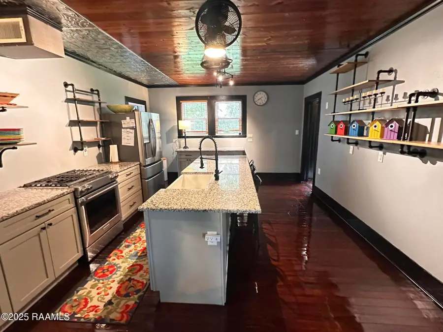 509 E Saint Victor Street, Abbeville, LA 70510 - #3