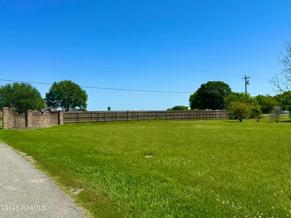 000 Bunker Drive, St. Martinville, LA 70582