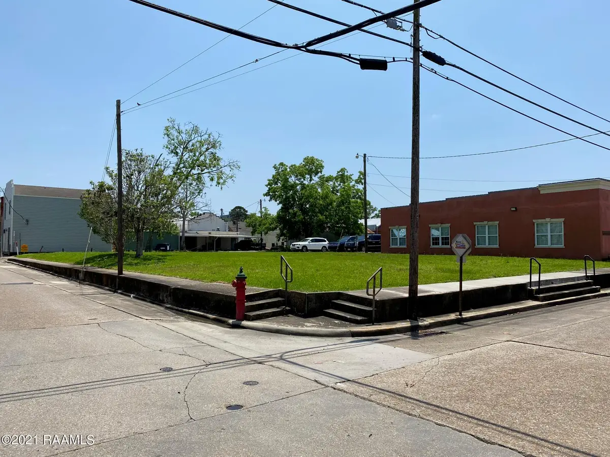 201 S Jefferson Street, Abbeville, LA 70510 - #1