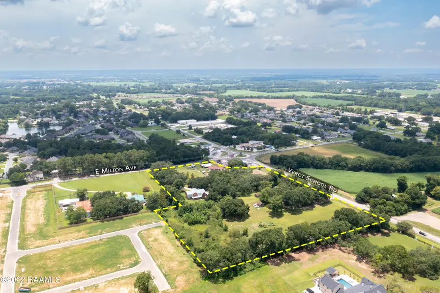 2215 E Milton Avenue, Youngsville, LA 70592 - #2