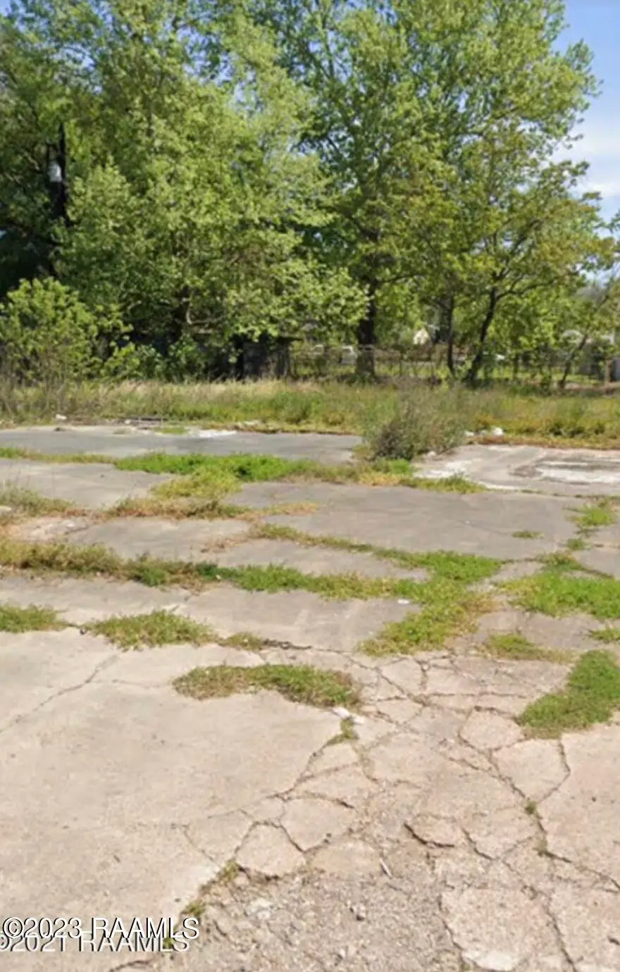 900 SE Evangeline Thruway, Lafayette, LA 70501 - #1