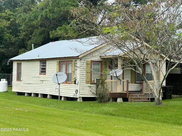 1701 Hollier Road, Breaux Bridge, LA 70517