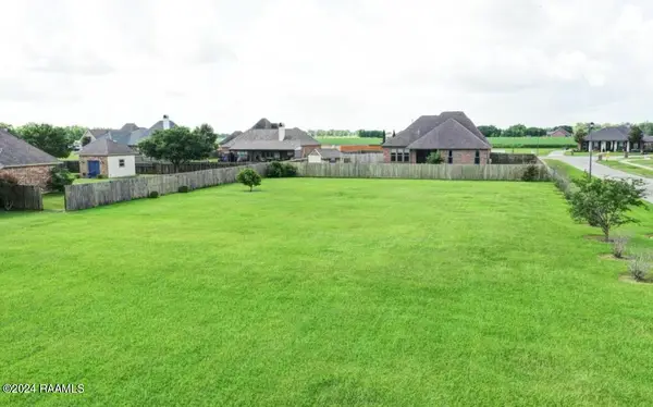 11437 Twin Oaks Circle, Maurice, LA 70555