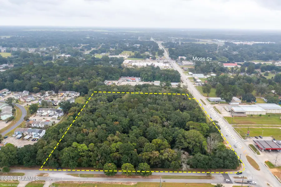 205 E Pont Des Mouton Road, Lafayette, LA 70507 - #2