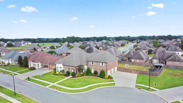 105 Quiet Oaks Drive, Youngsville, LA 70592