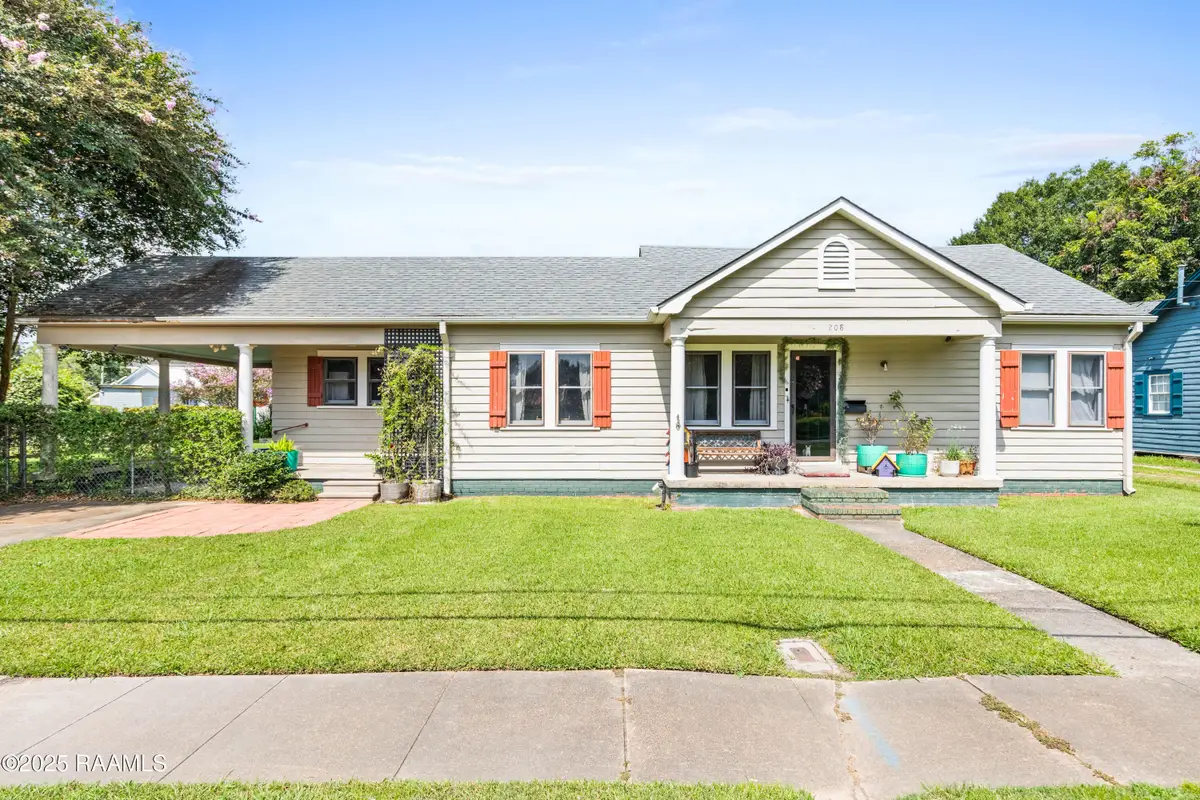 208 S Guegnon Street, Abbeville, LA 70510 - #1