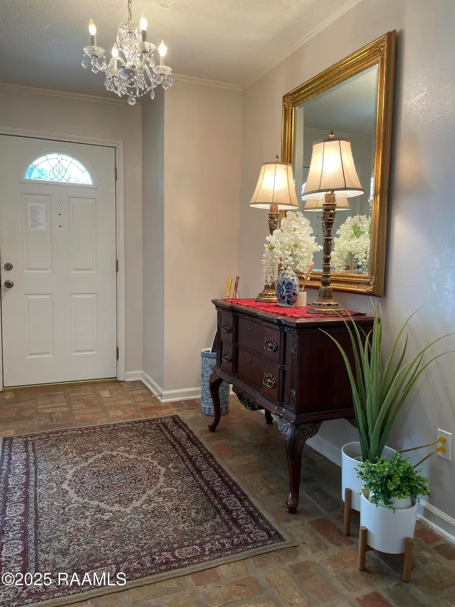409 W Governor Miro Drive, Lafayette, LA 70506 - #3