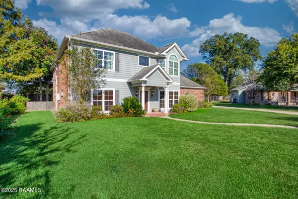 300 Oak Hollow Drive, Lafayette, LA 70508