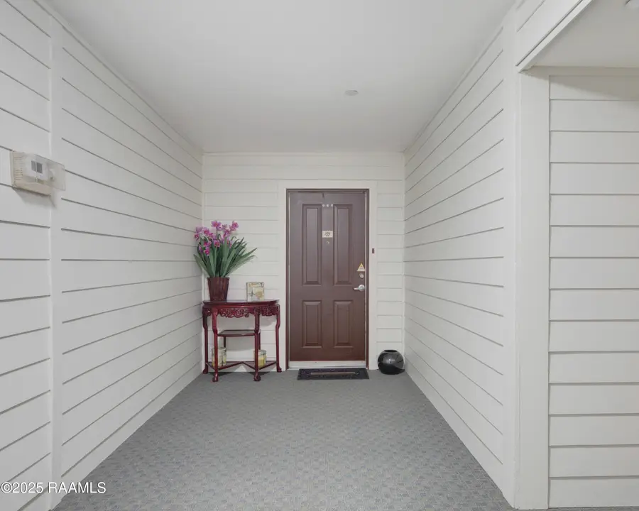 1121 Camellia Boulevard #304, Lafayette, LA 70508 - #2