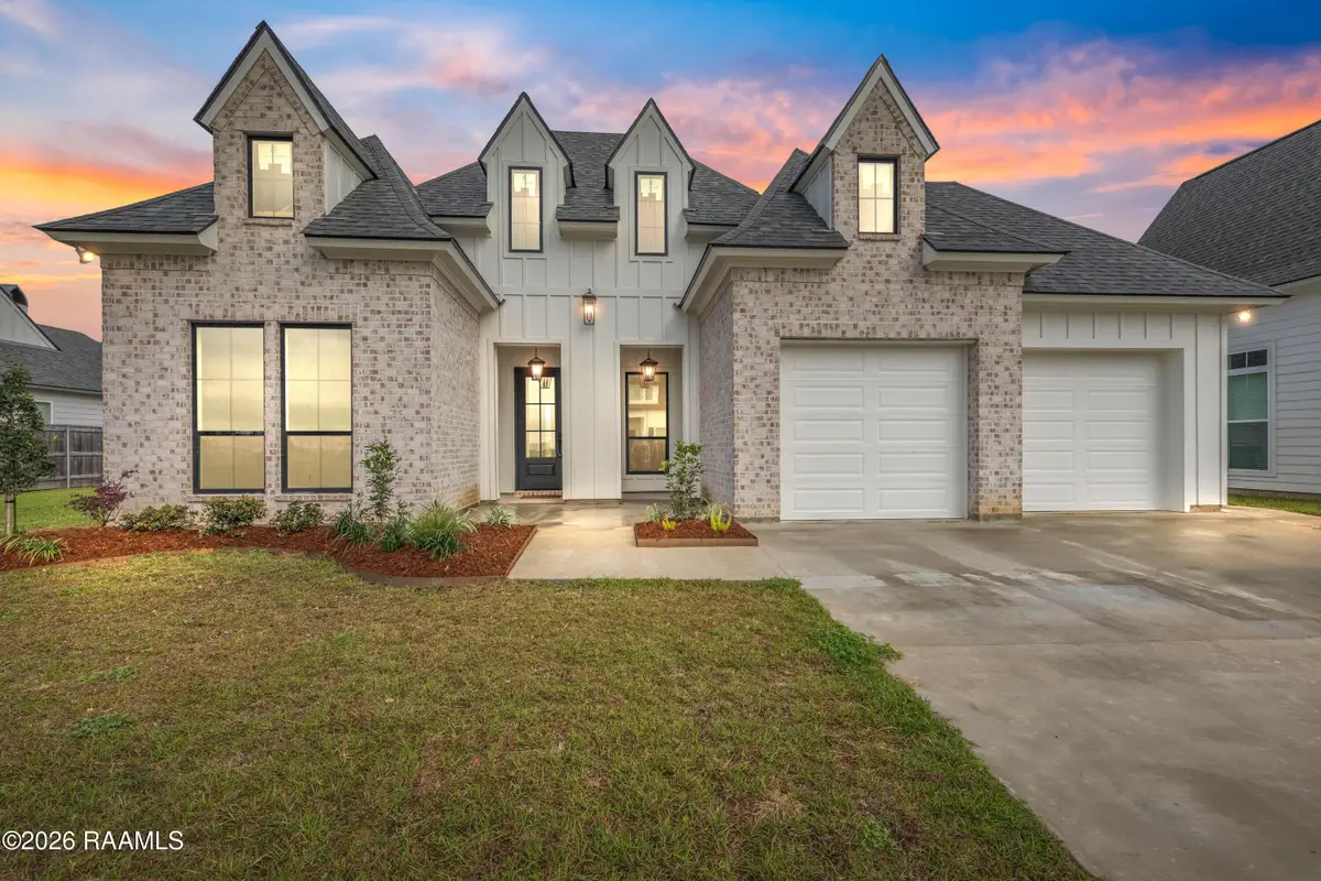 208 Buenos Aires, Youngsville, LA 70592 - #1