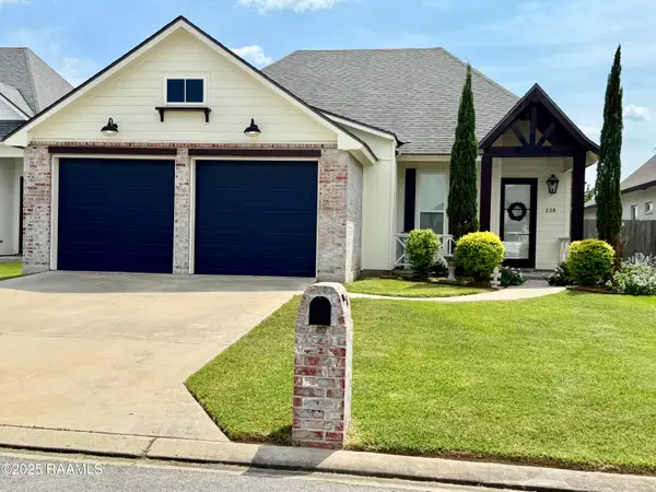 228 Whispering Meadows Road, Broussard, LA 70518