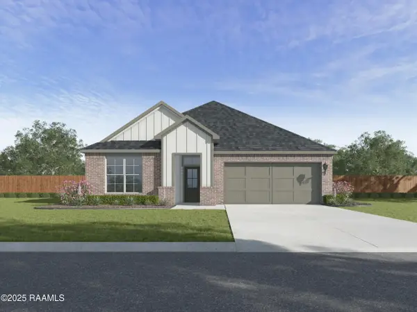 127 Belle Lake Drive, Lafayette, LA 70506