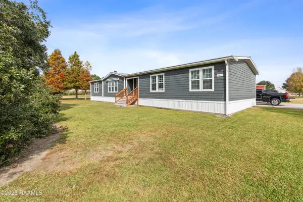 2743a Doyle Melancon Road, Breaux Bridge, LA 70517