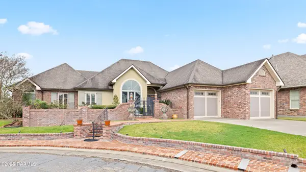 12 Steamboat Bend Boulevard, New Iberia, LA 70563