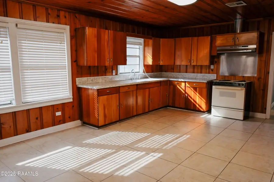 3905 Captain Cade Road, Youngsville, LA 70592 - #3