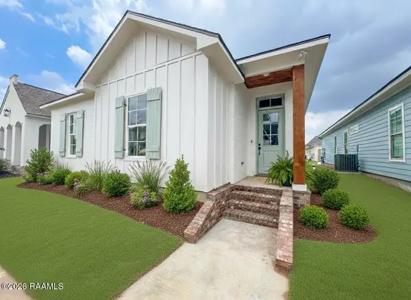 122 Oak Village Drive, Scott, LA 70583