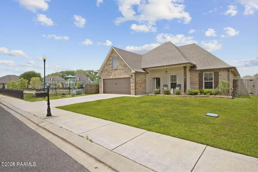 122 Chloe Street, Broussard, LA 70518 - #2