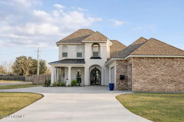 1010 Angelwood Circle, Breaux Bridge, LA 70517