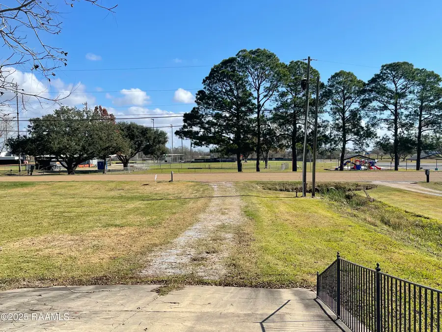 910 S Railroad Street, Delcambre, LA 70528 - #2