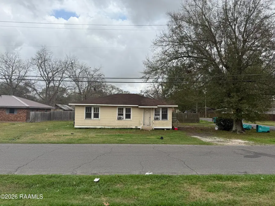 1750 W Peach Avenue, Eunice, LA 70535 - #2