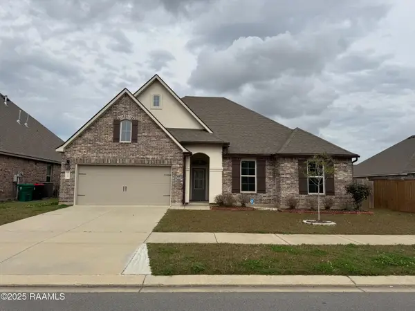 102 Deer Lake Lane, Lafayette, LA 70508