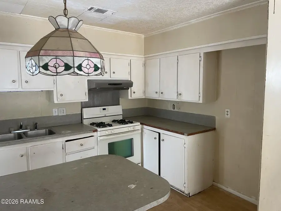 129 Lester Street, Ville Platte, LA 70586 - #2