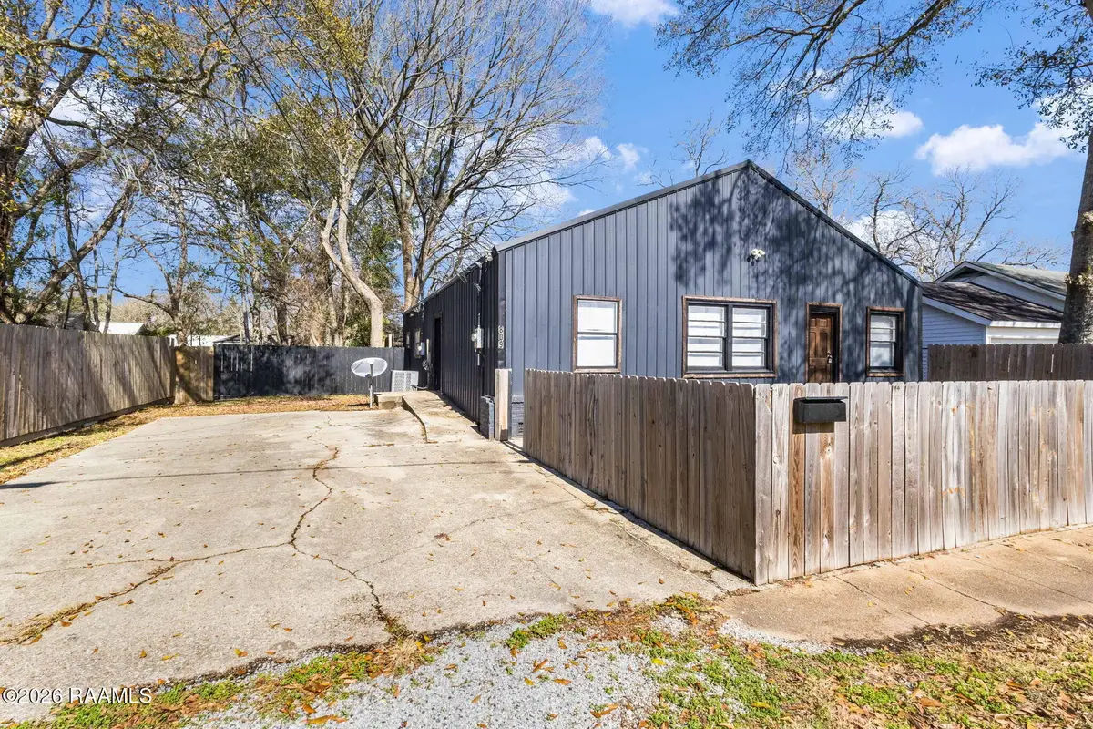 807 & 809 E Vermilion Street, Abbeville, LA 70510 - #1
