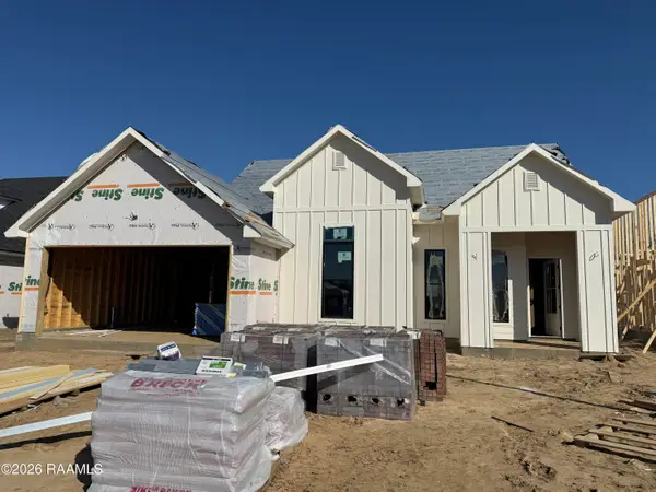 107 Fountain Meadow Drive, Broussard, LA 70518