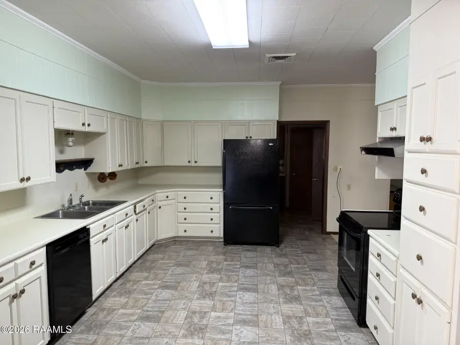 705 E Lincoln Road, Ville Platte, LA 70586 - #2