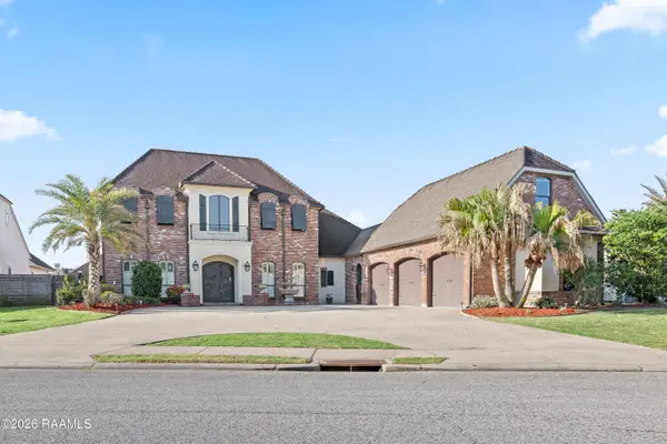 1002 Le Triomphe Parkway, Broussard, LA 70518