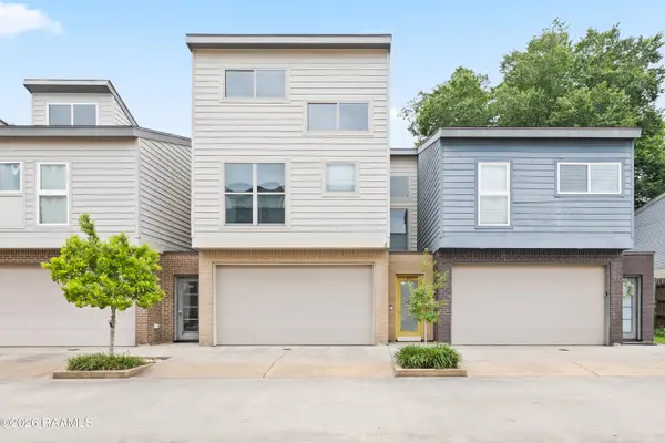 302 Highland Oaks Lane, Lafayette, LA 70508