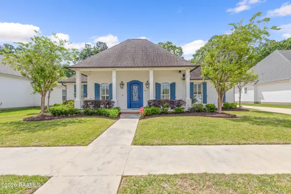 122 Long Oak Lane, Youngsville, LA 70592