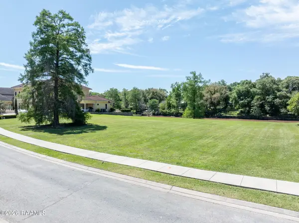 111 Villaggio Drive, Lafayette, LA 70508