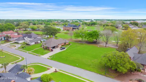 204 Sawgrass Lane, Broussard, LA 70518