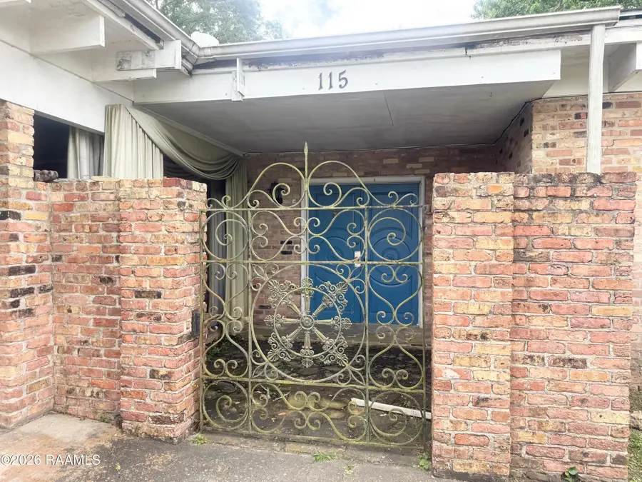 115 Woodcrest Circle, New Iberia, LA 70560 - #2