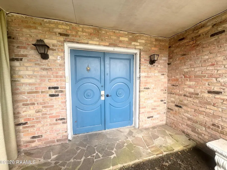 115 Woodcrest Circle, New Iberia, LA 70560 - #3