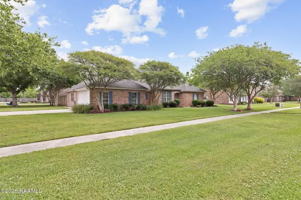 1028 Woodridge Drive, Breaux Bridge, LA 70517