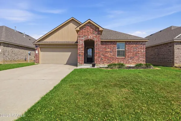 203 Broussard Hill Drive, Broussard, LA 70518