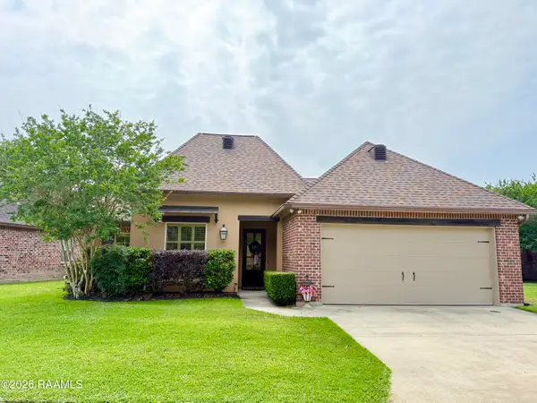 203 La Villa Circle, Youngsville, LA 70592